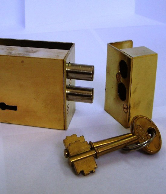 Cerradura para puerta de vidrio